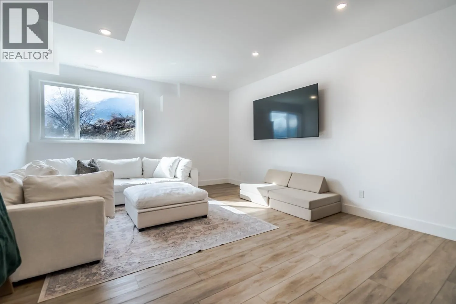 293 PARK Drive