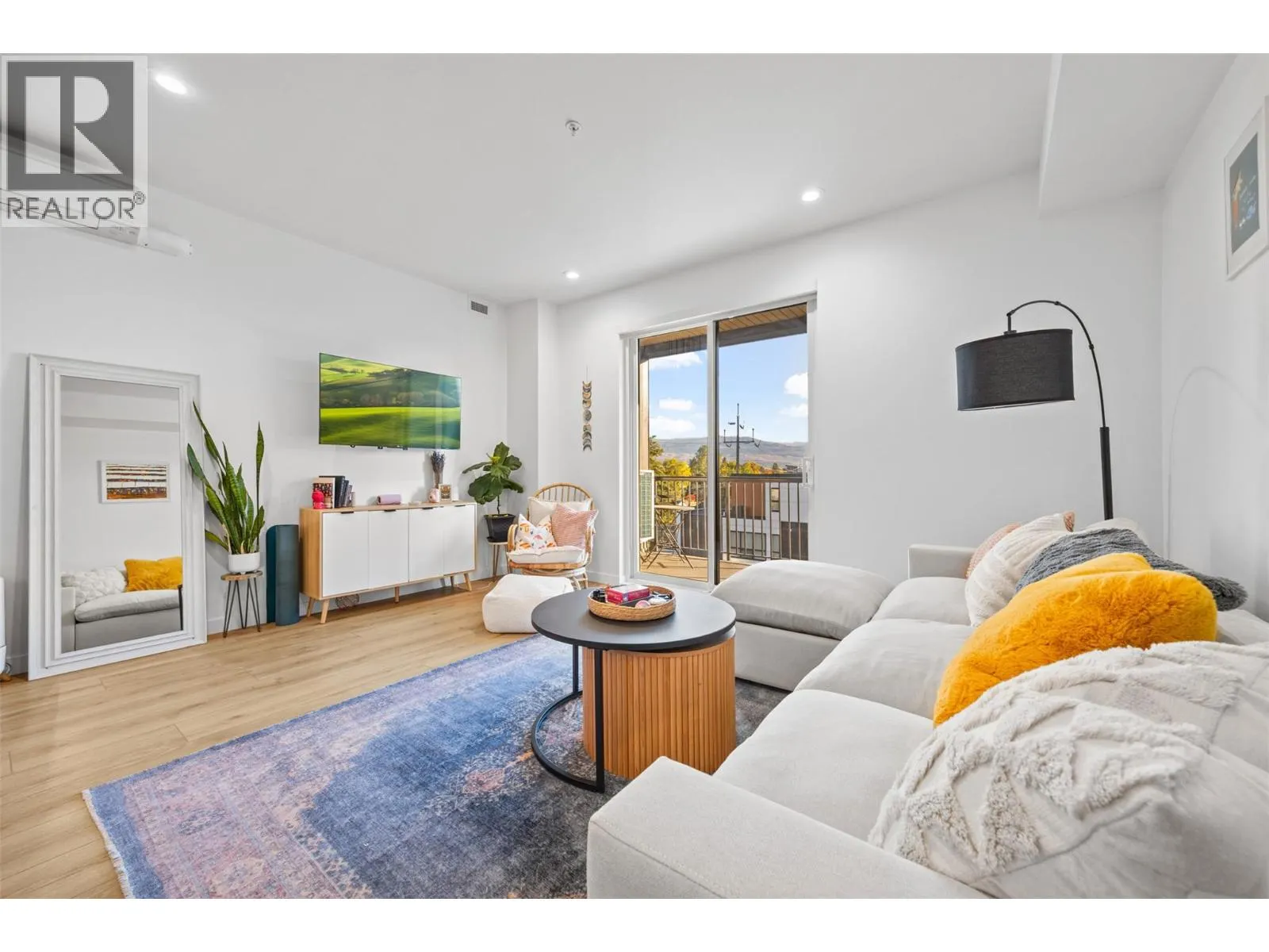 660 Cawston Avenue Unit# 405