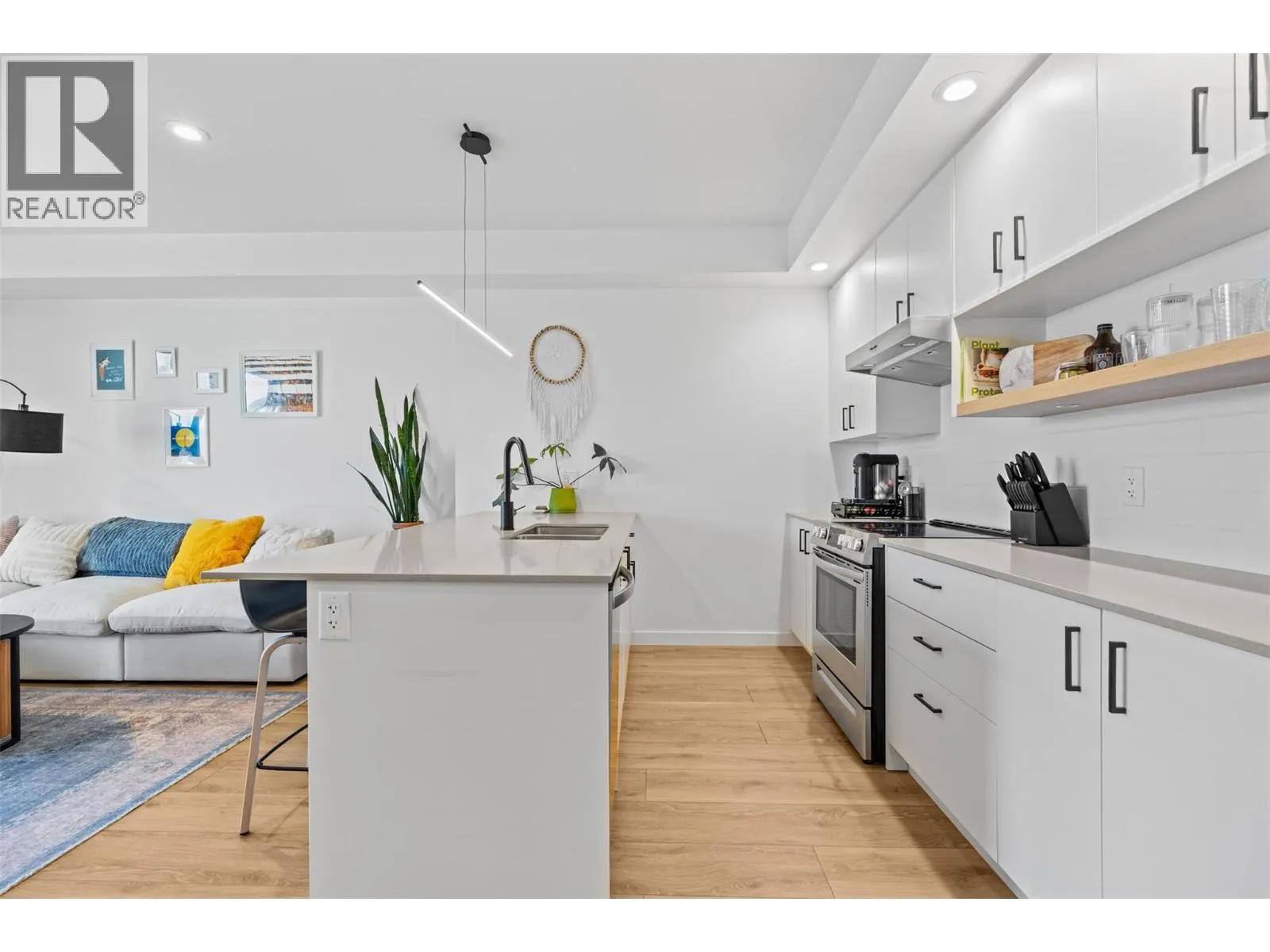 660 Cawston Avenue Unit# 405