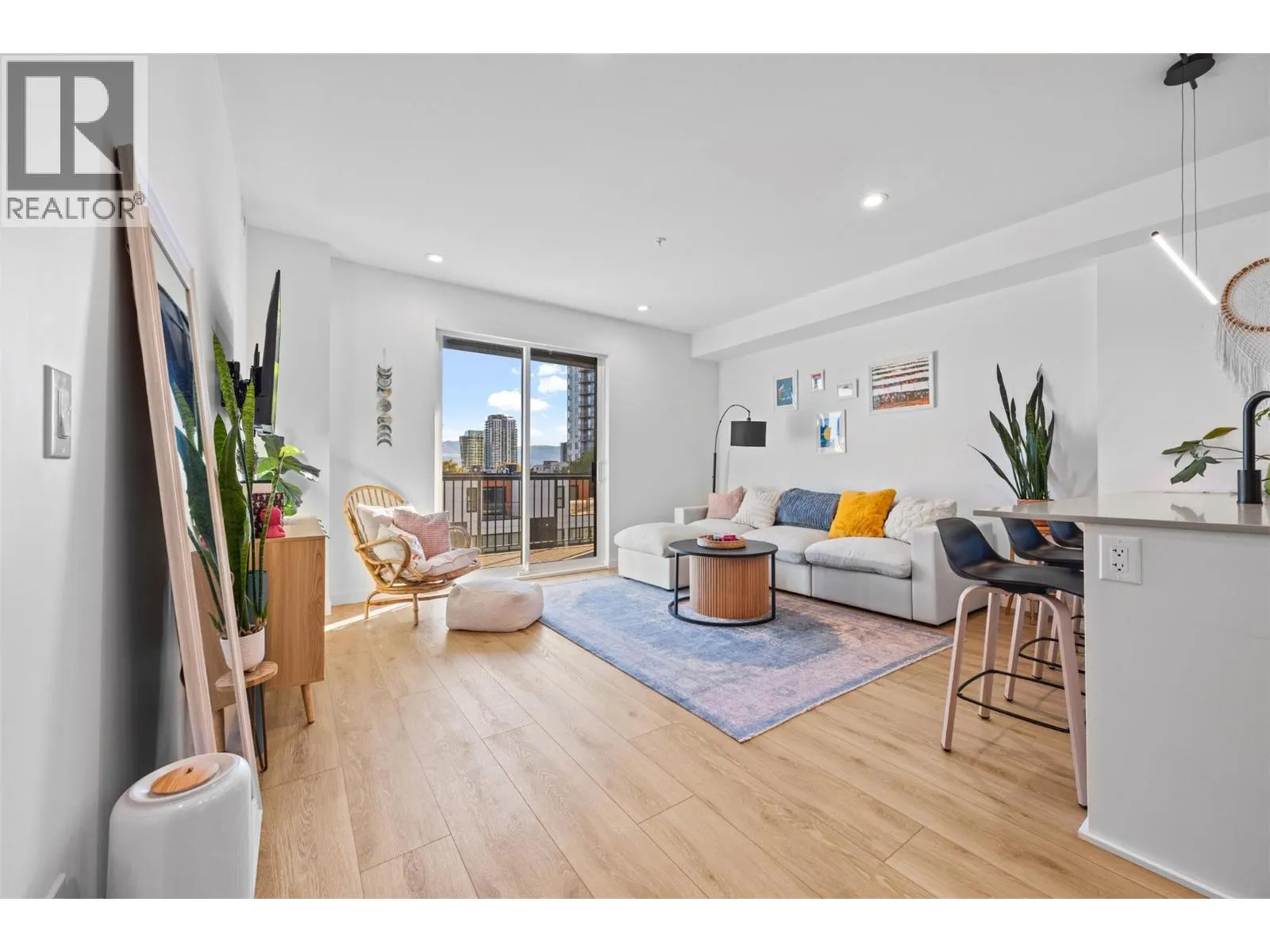 660 Cawston Avenue Unit# 405