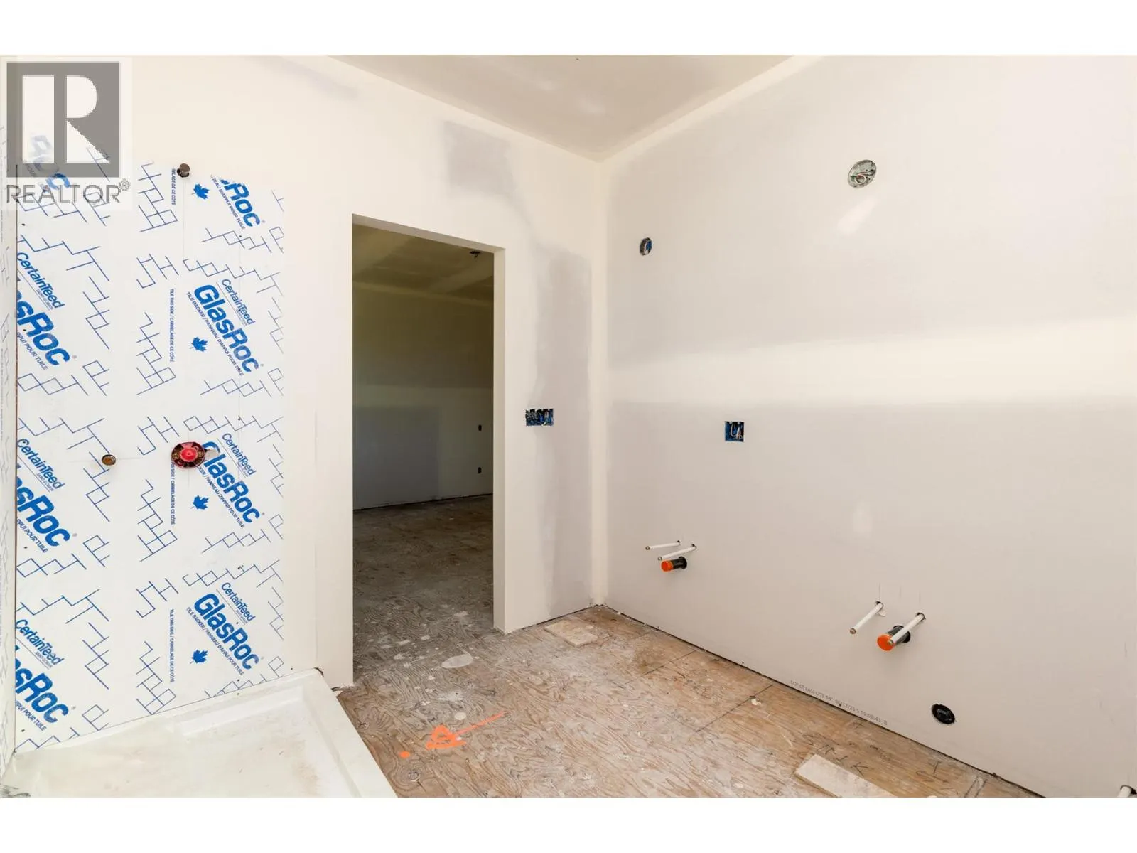 2520 Golf View Crescent