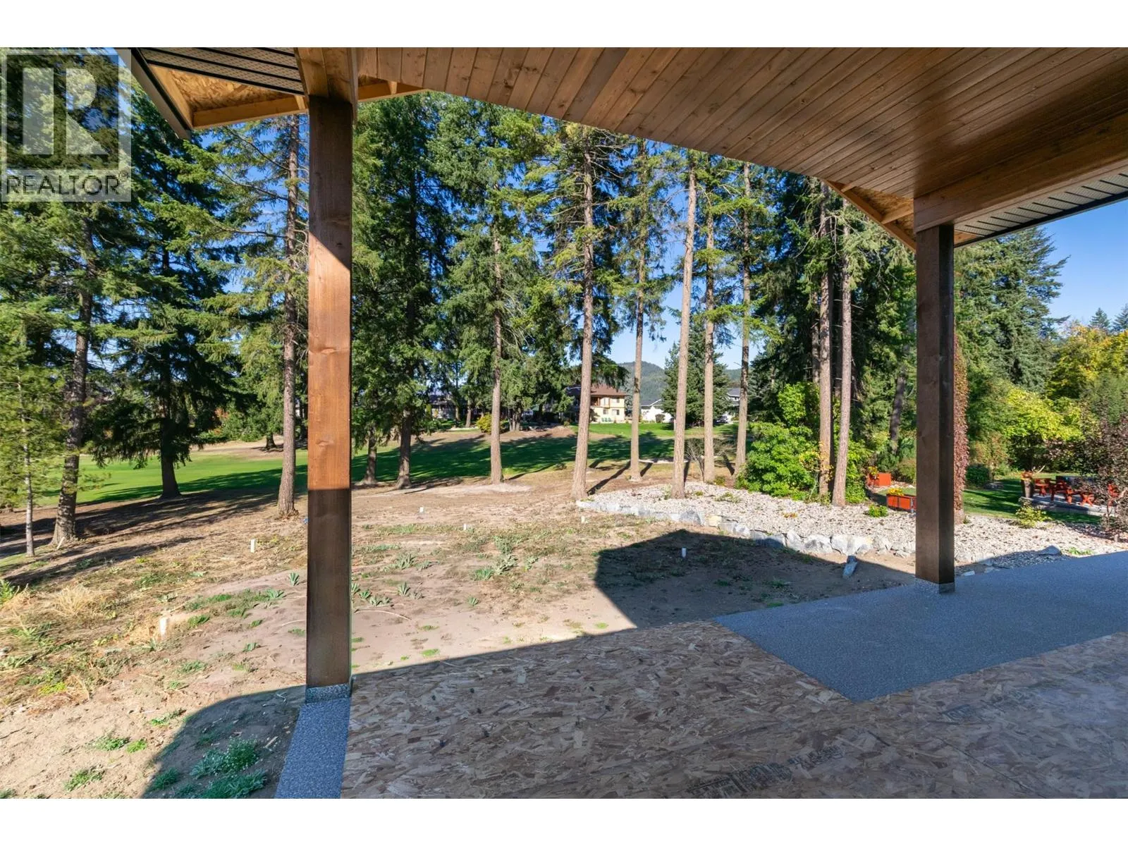 2520 Golf View Crescent