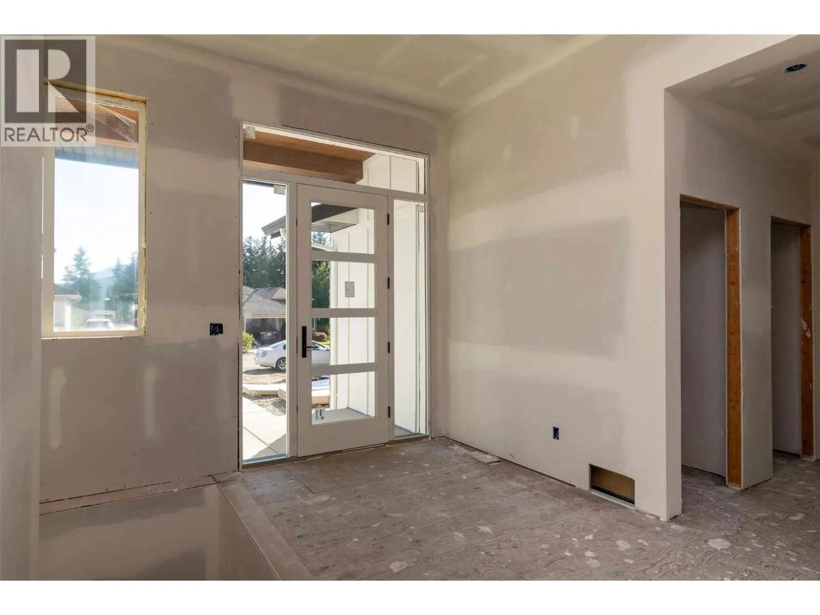 2520 Golf View Crescent