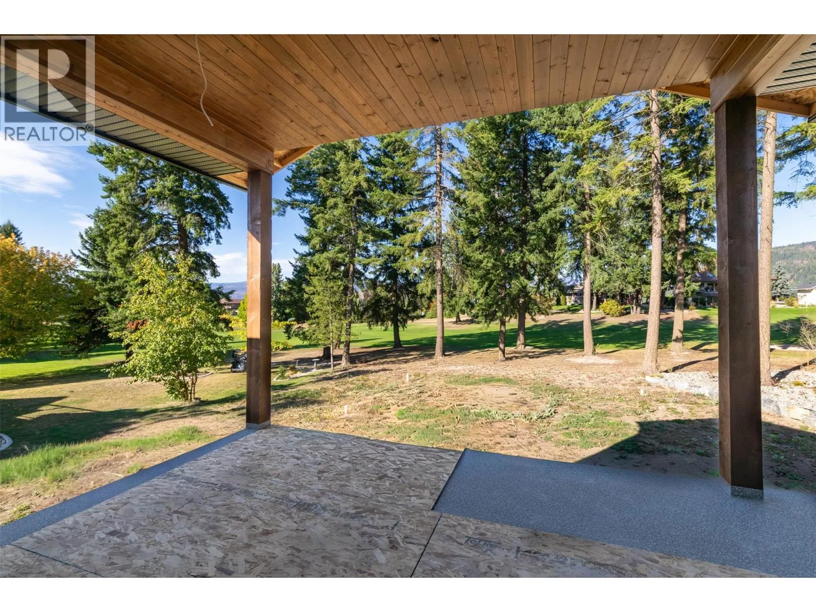 2520 Golf View Crescent