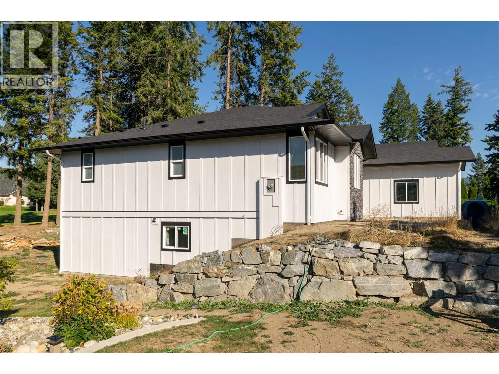 2520 Golf View Crescent