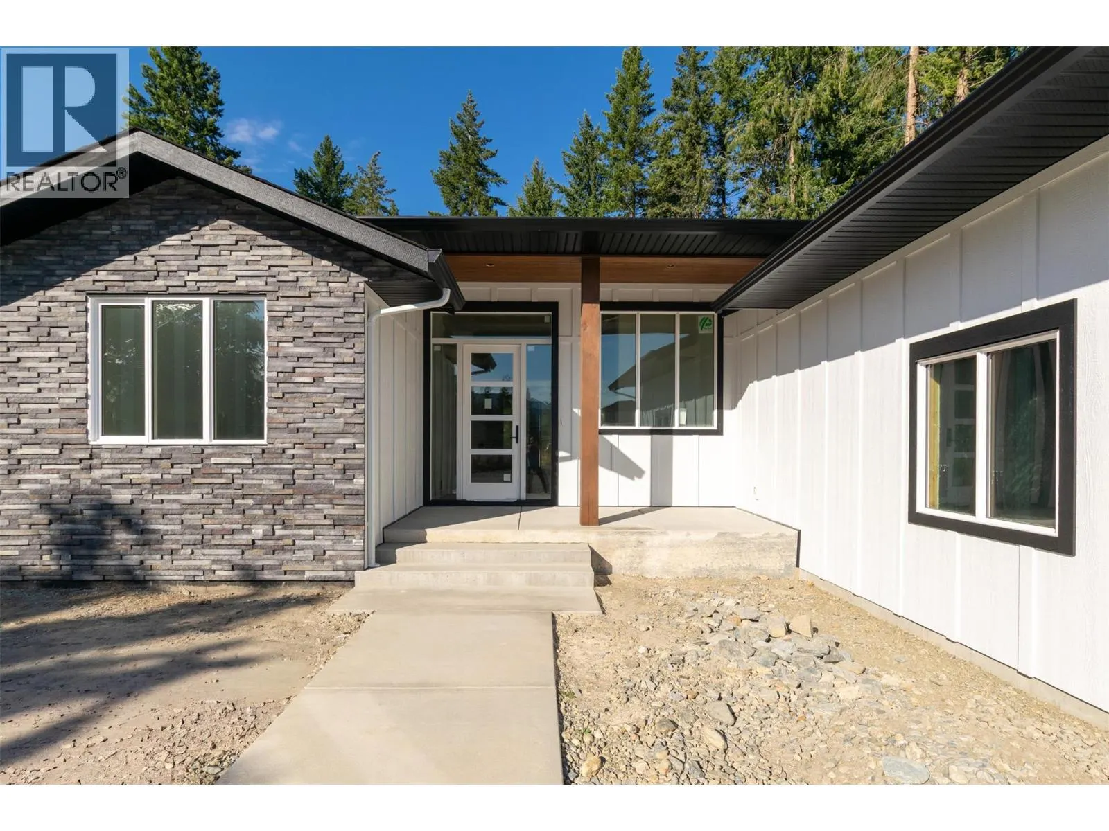2520 Golf View Crescent