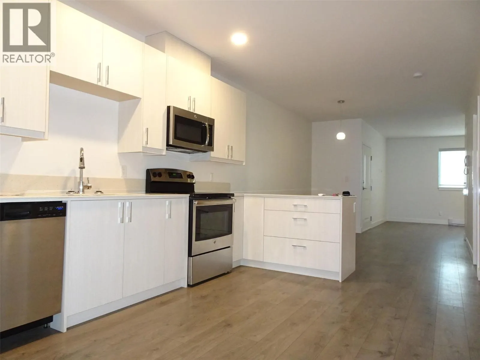 166 McPherson Crescent