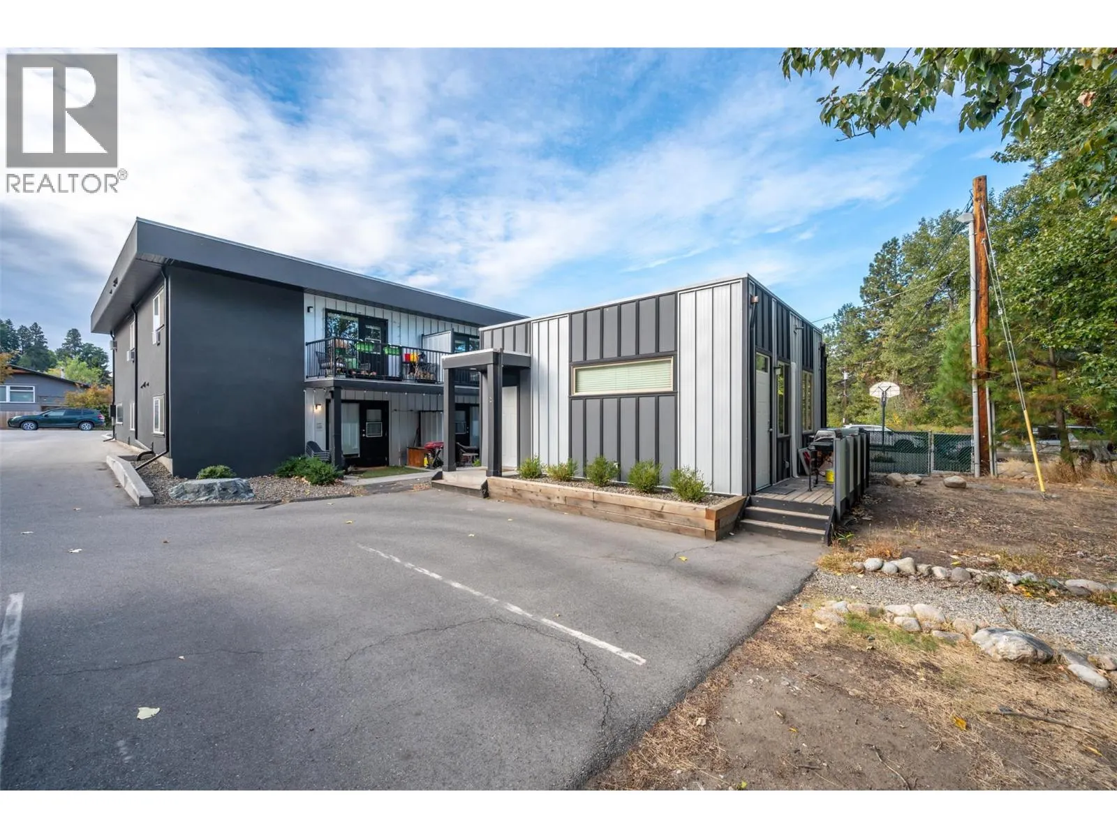 166 McPherson Crescent