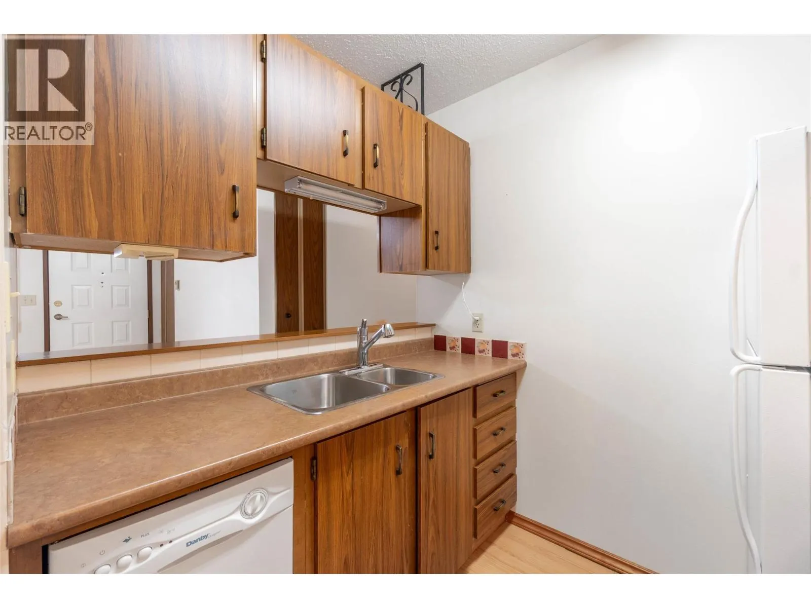 5862 Airport Street Unit# 3