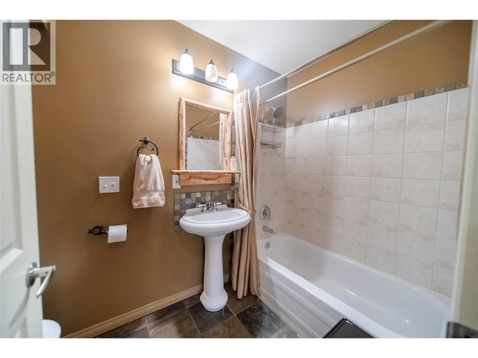 910 Dogwood Drive Unit# 303