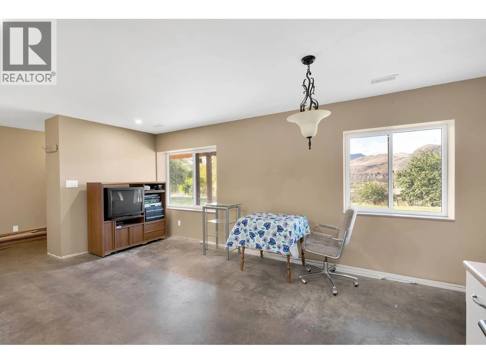 1585 LANCE Road