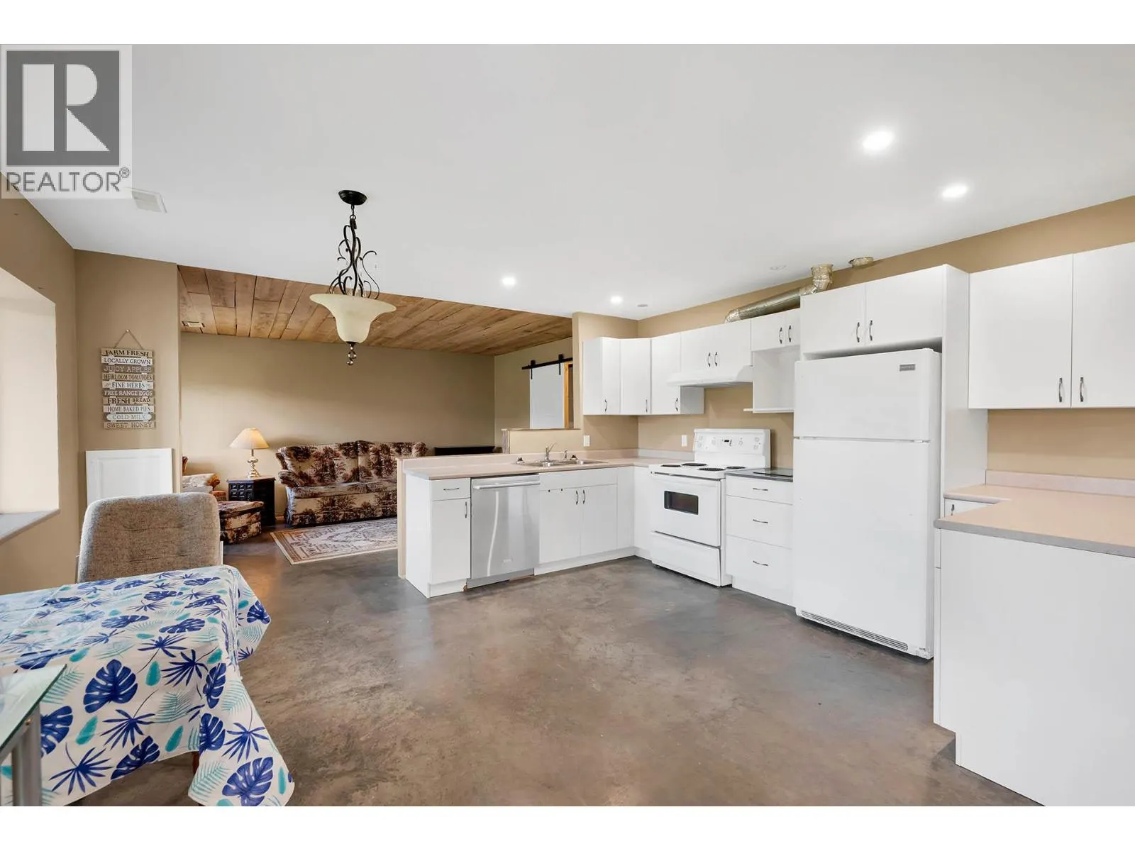 1585 LANCE Road