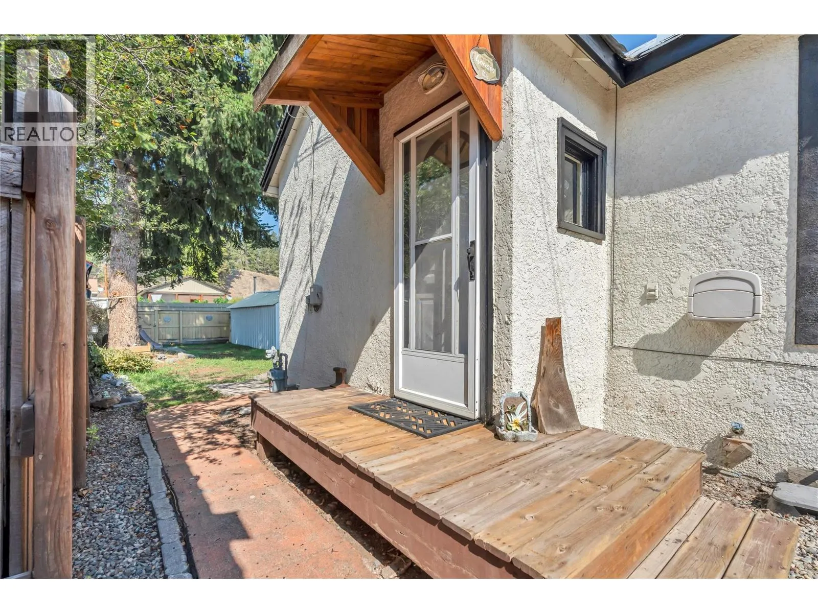 589 SIMILKAMEEN Avenue