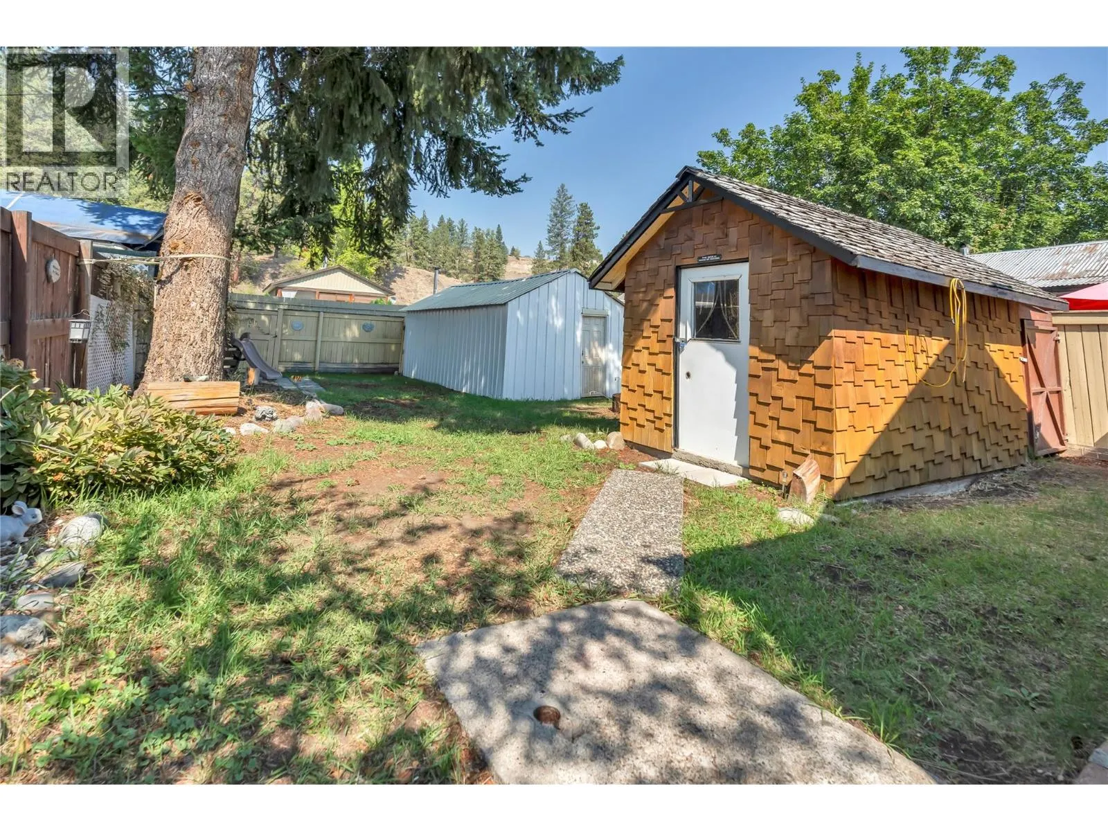 589 SIMILKAMEEN Avenue