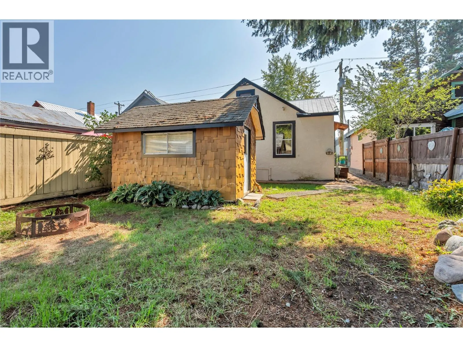 589 SIMILKAMEEN Avenue