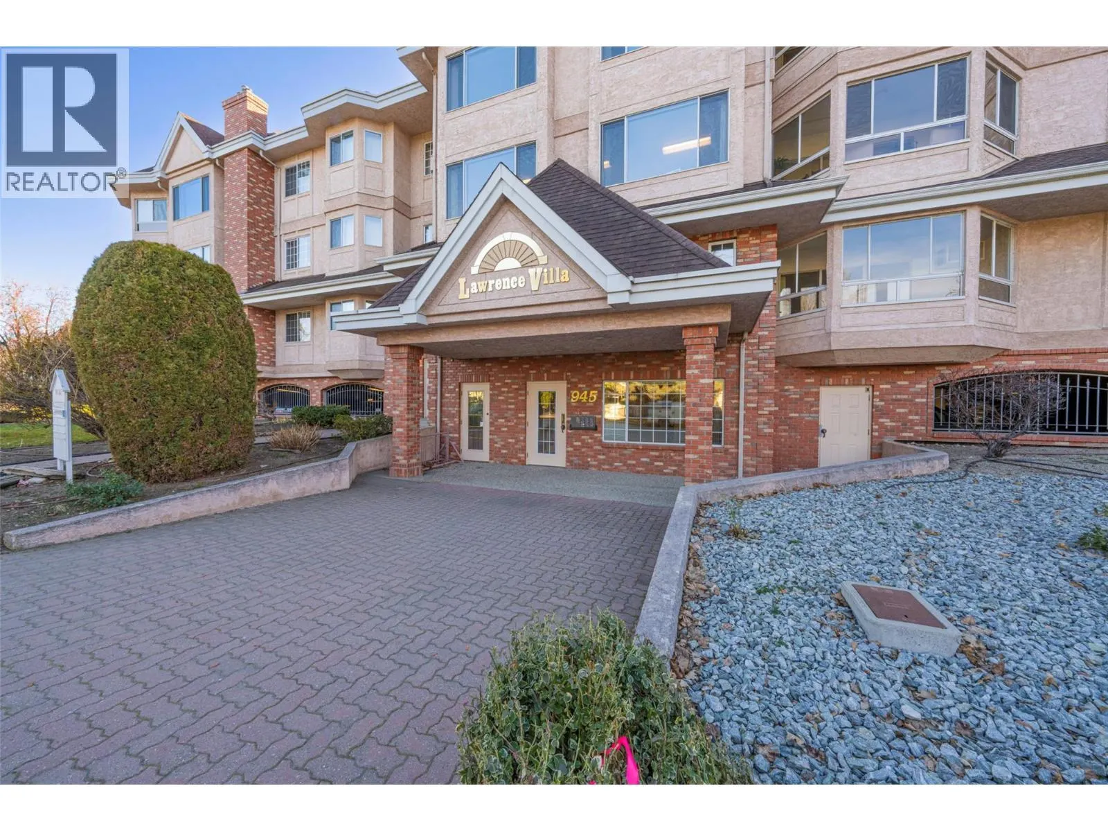 945 Lawrence Avenue Unit# 308