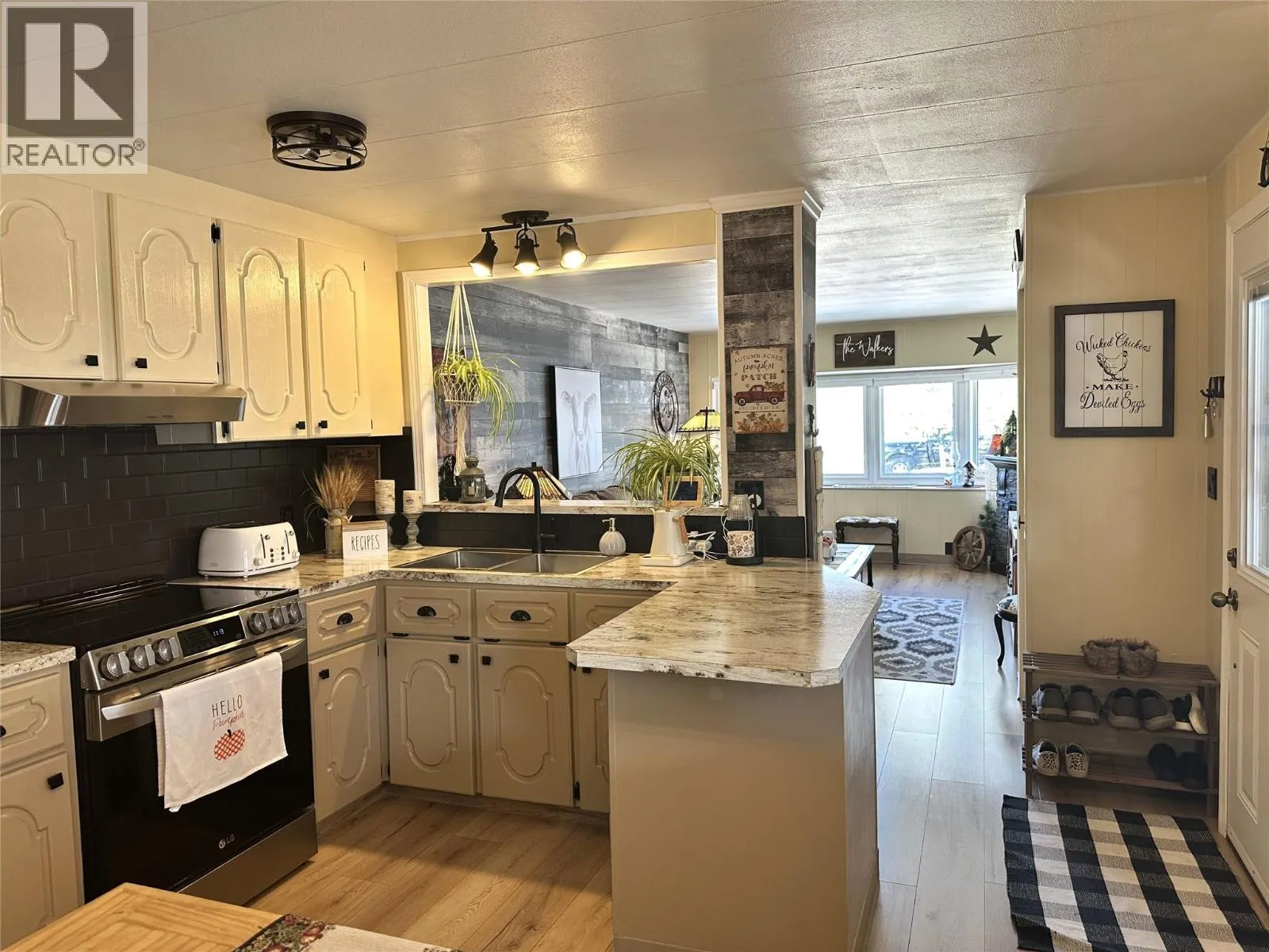146 WILLOW Court Unit# 6B