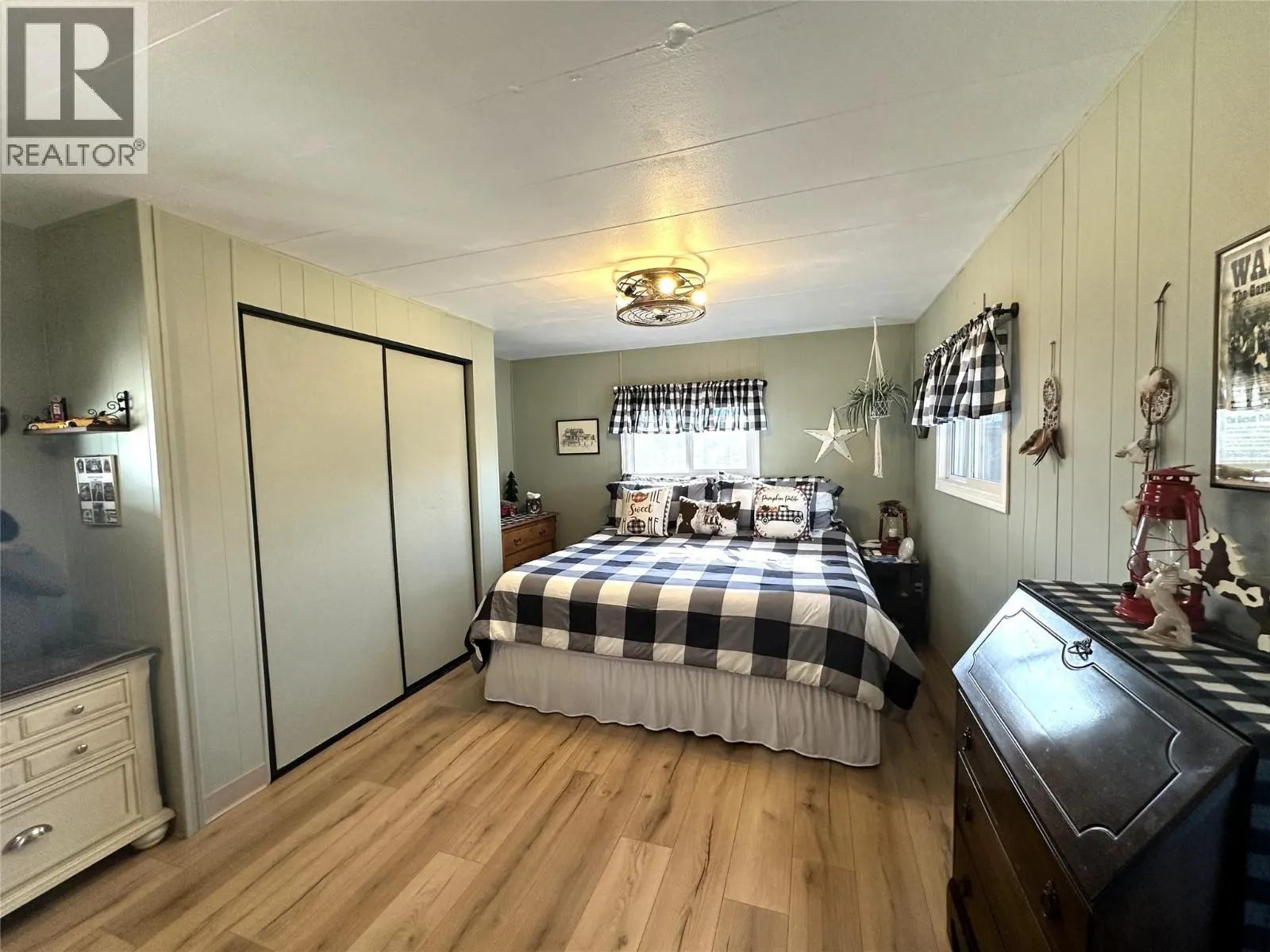 146 WILLOW Court Unit# 6B