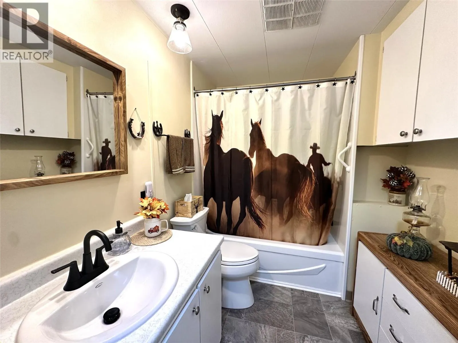 146 WILLOW Court Unit# 6B