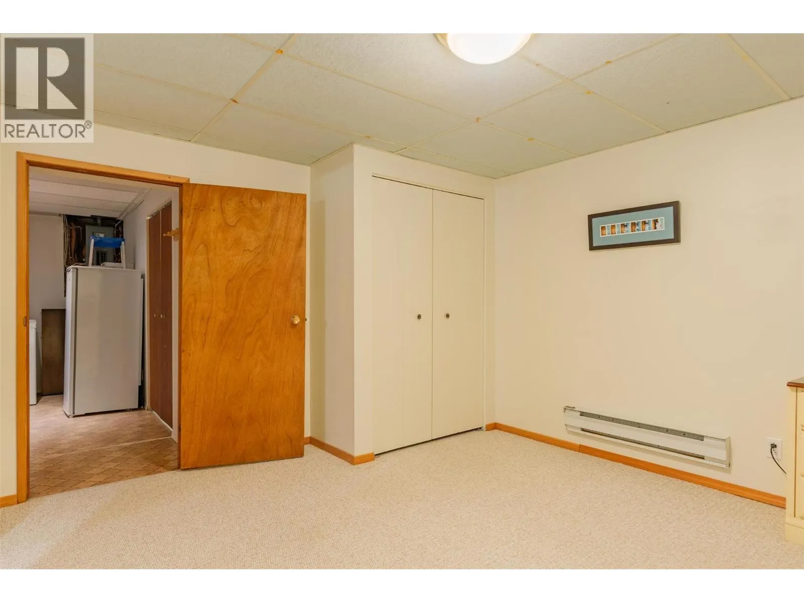 2707 MAPLE Crescent