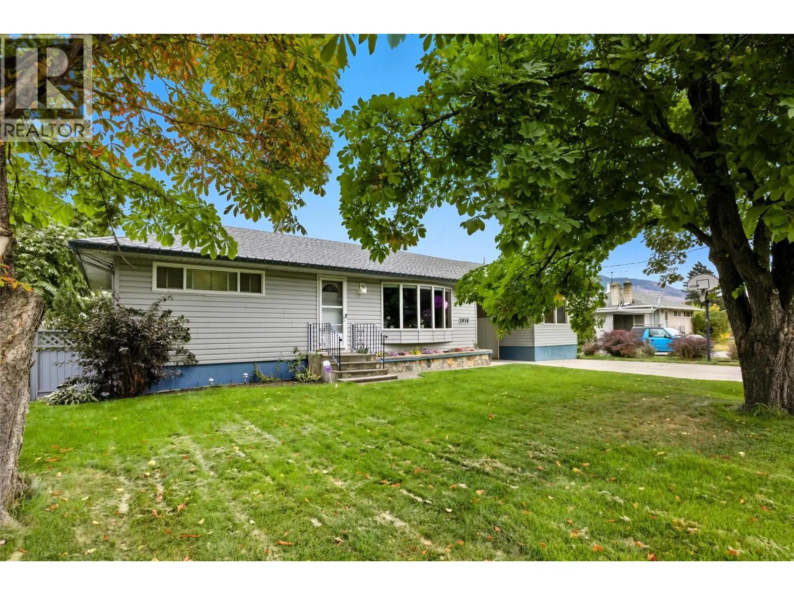 2016 Glenwood Drive