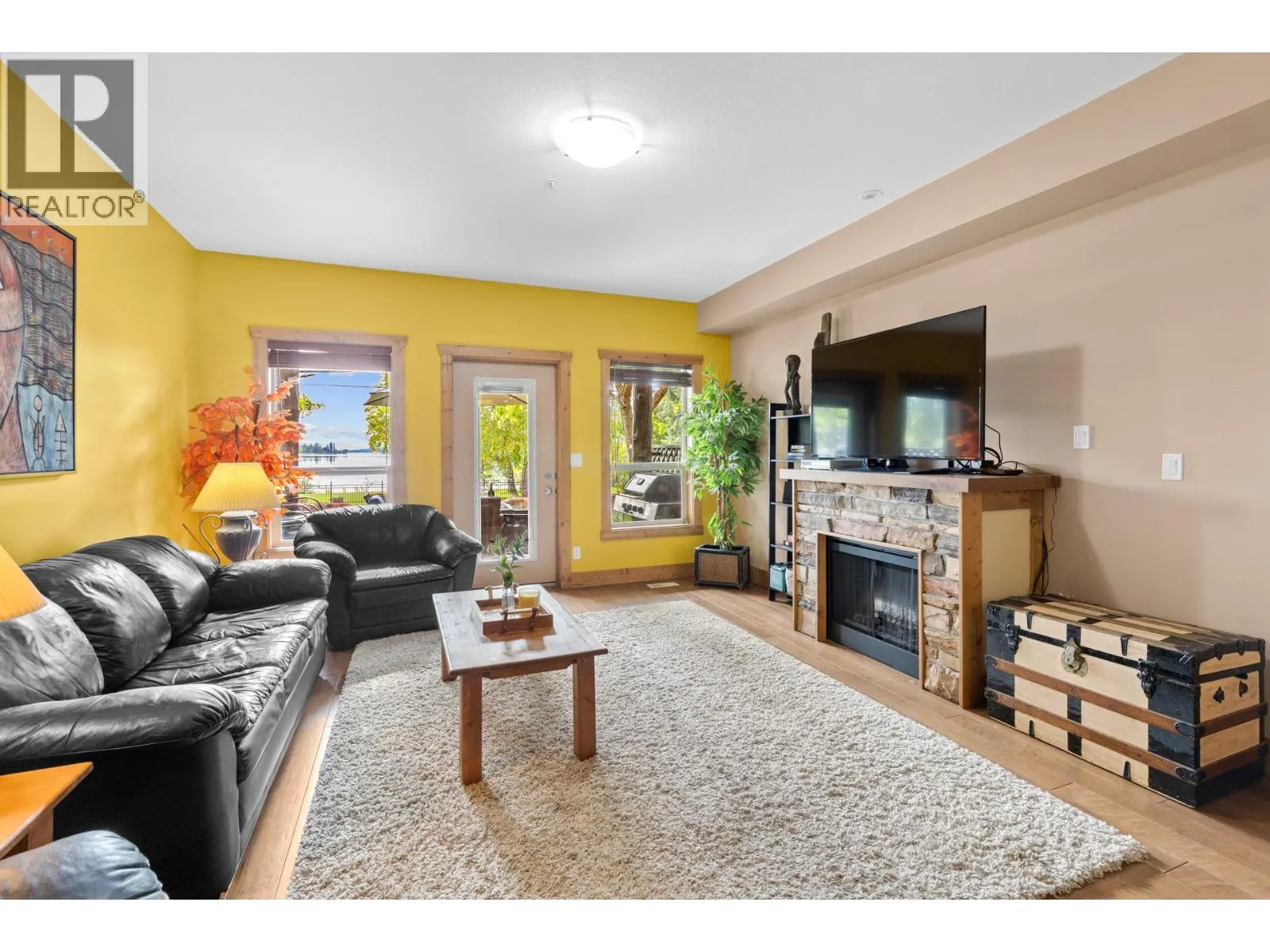 5401 Lakeshore Drive Unit# 104