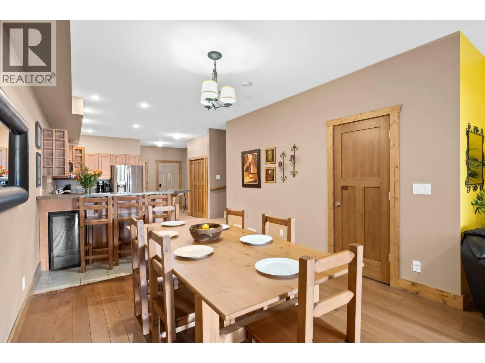 5401 Lakeshore Drive Unit# 104