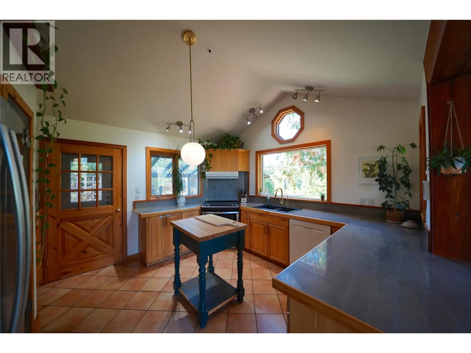 230 Rainbow Ridge Road