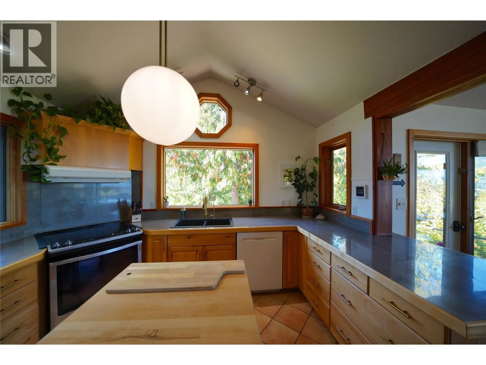 230 Rainbow Ridge Road