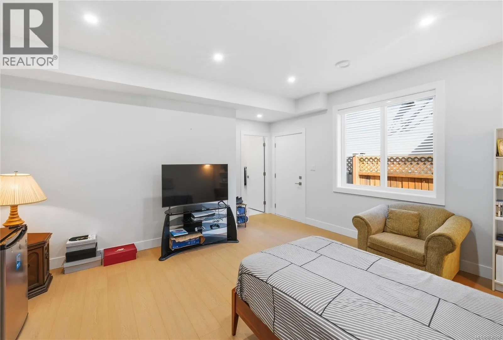 5254 Sherbourne Dr