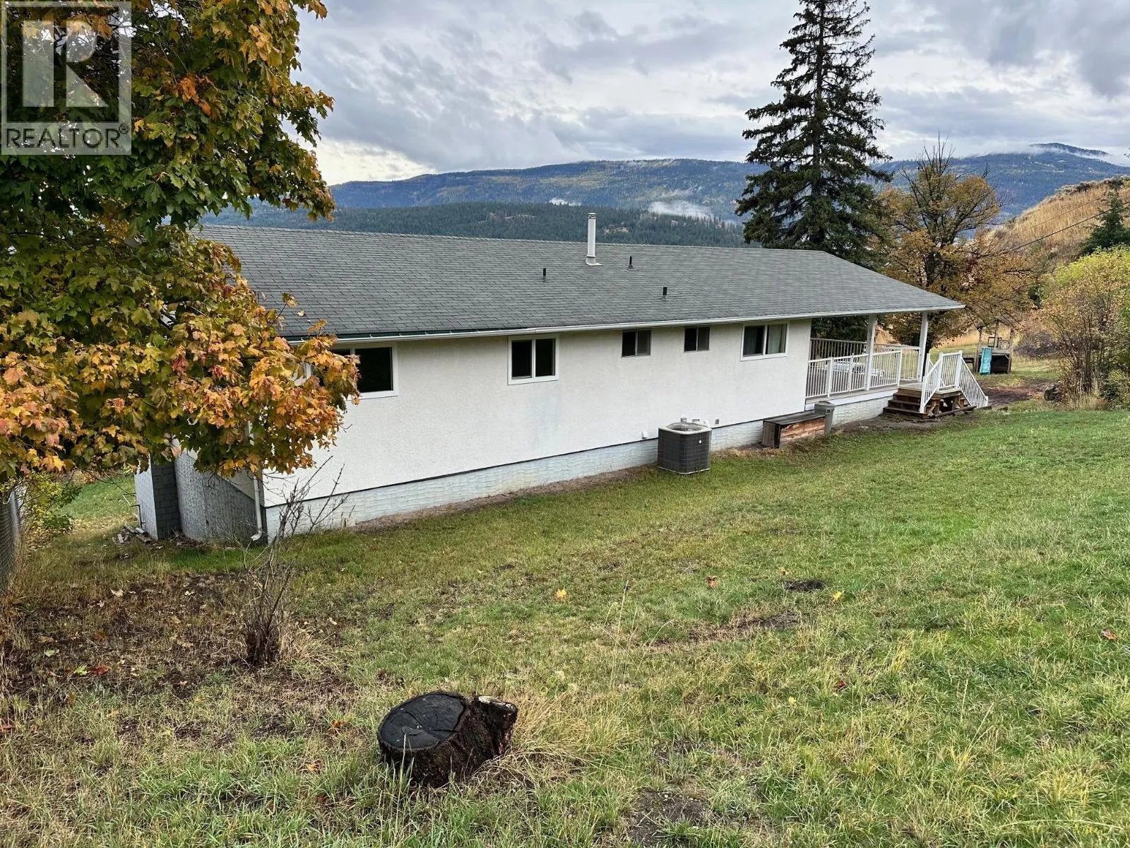 7910 Lakeview Drive