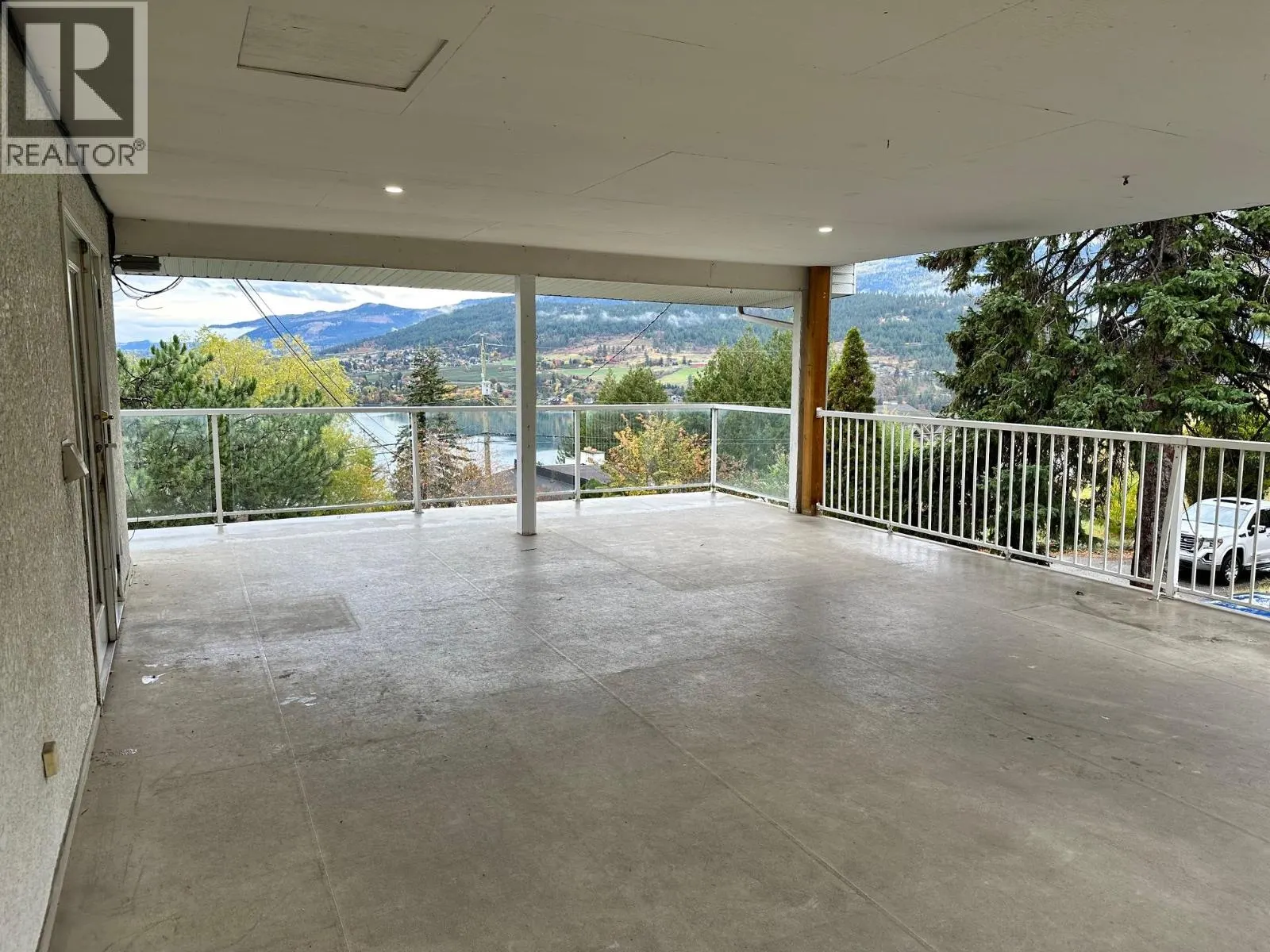 7910 Lakeview Drive