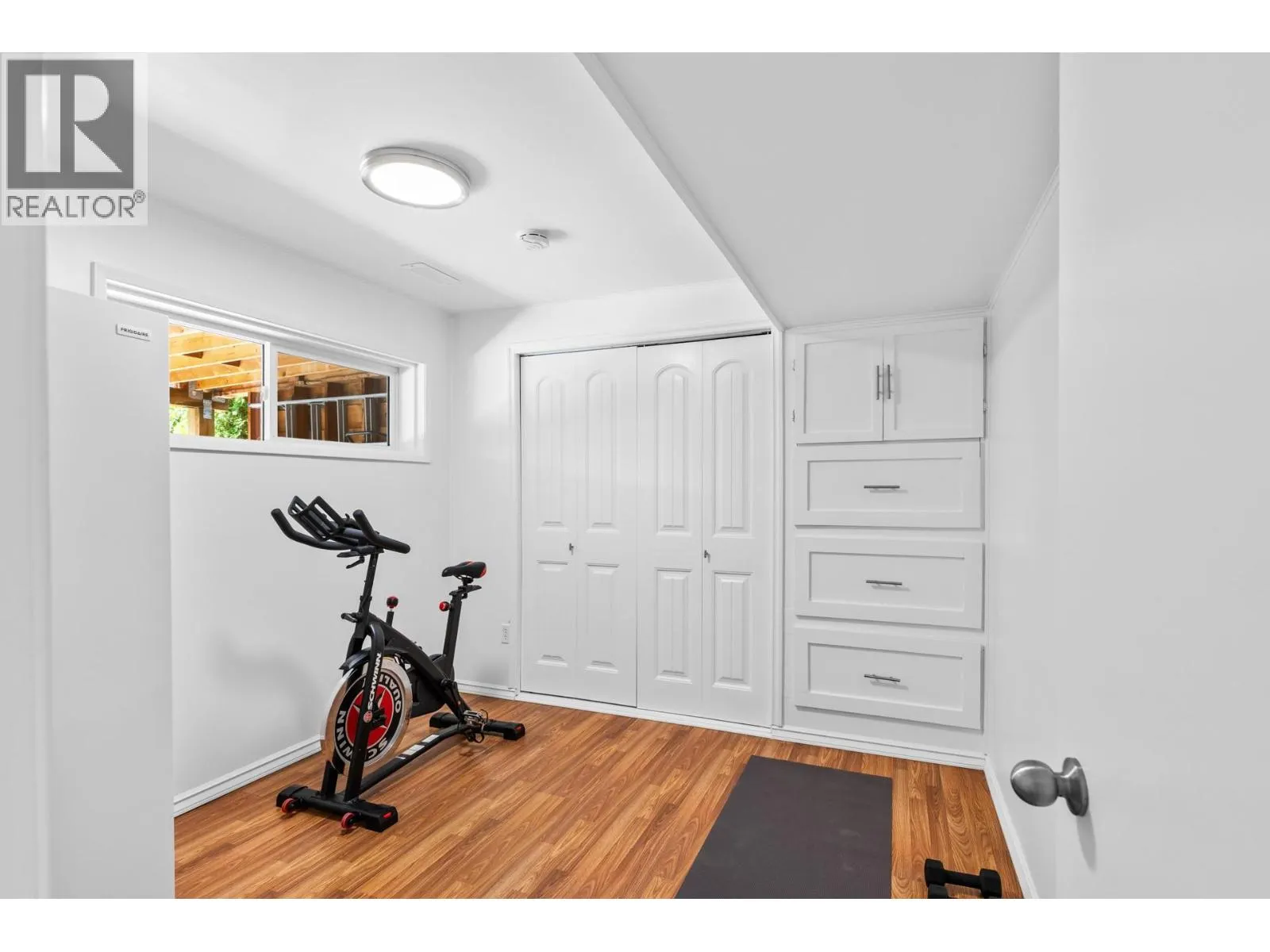 1112 Pinecrest Lane