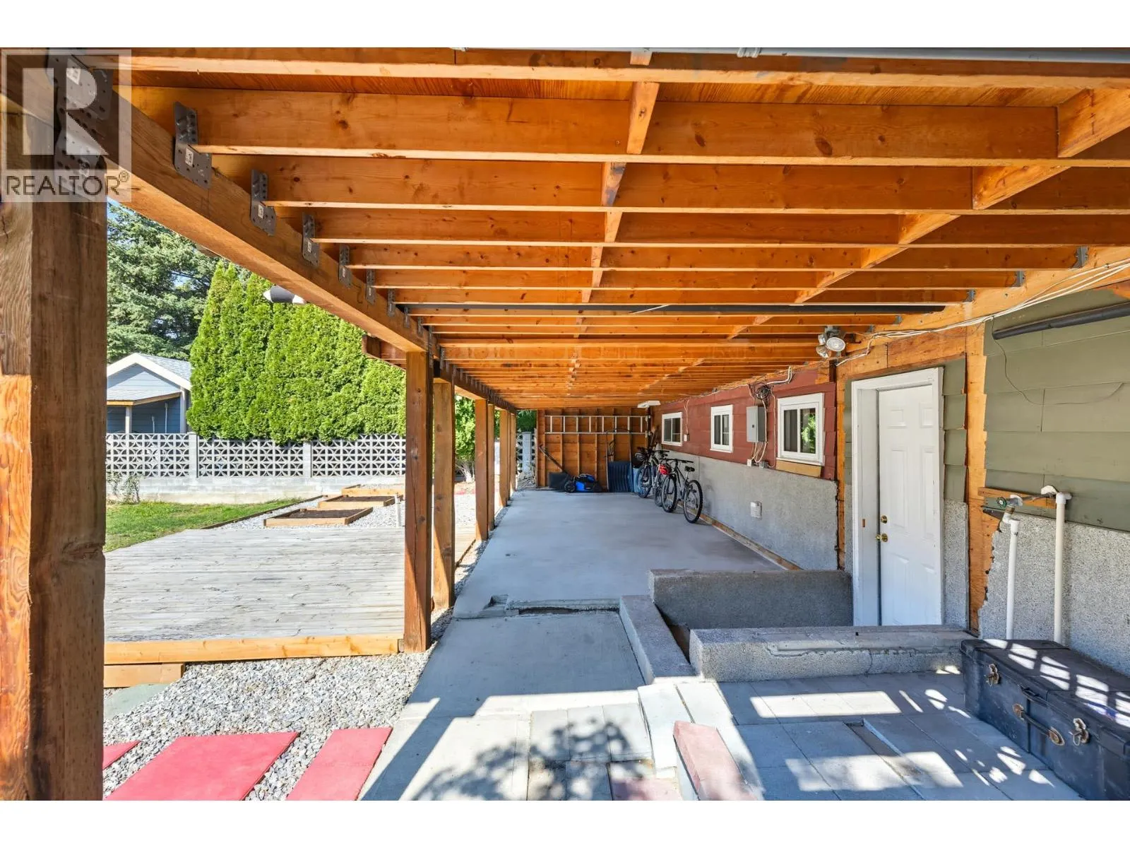 1112 Pinecrest Lane