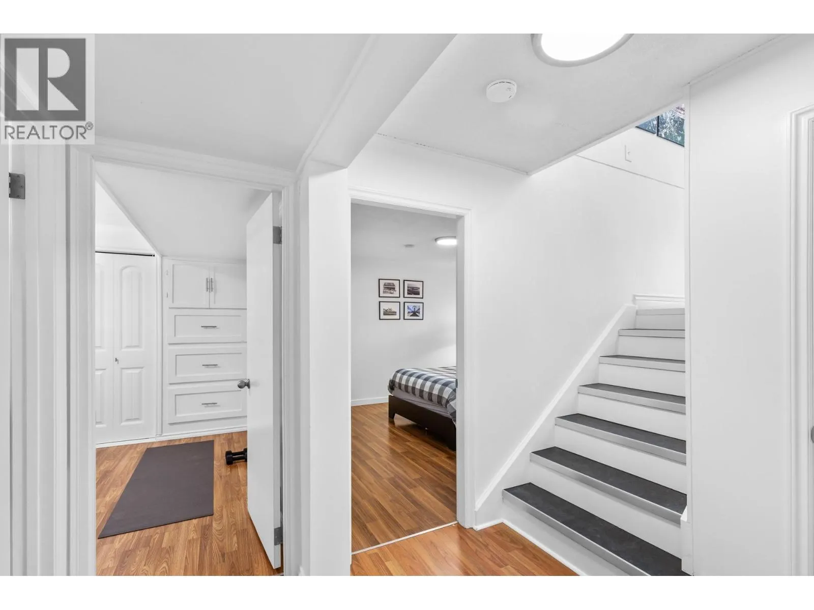1112 Pinecrest Lane