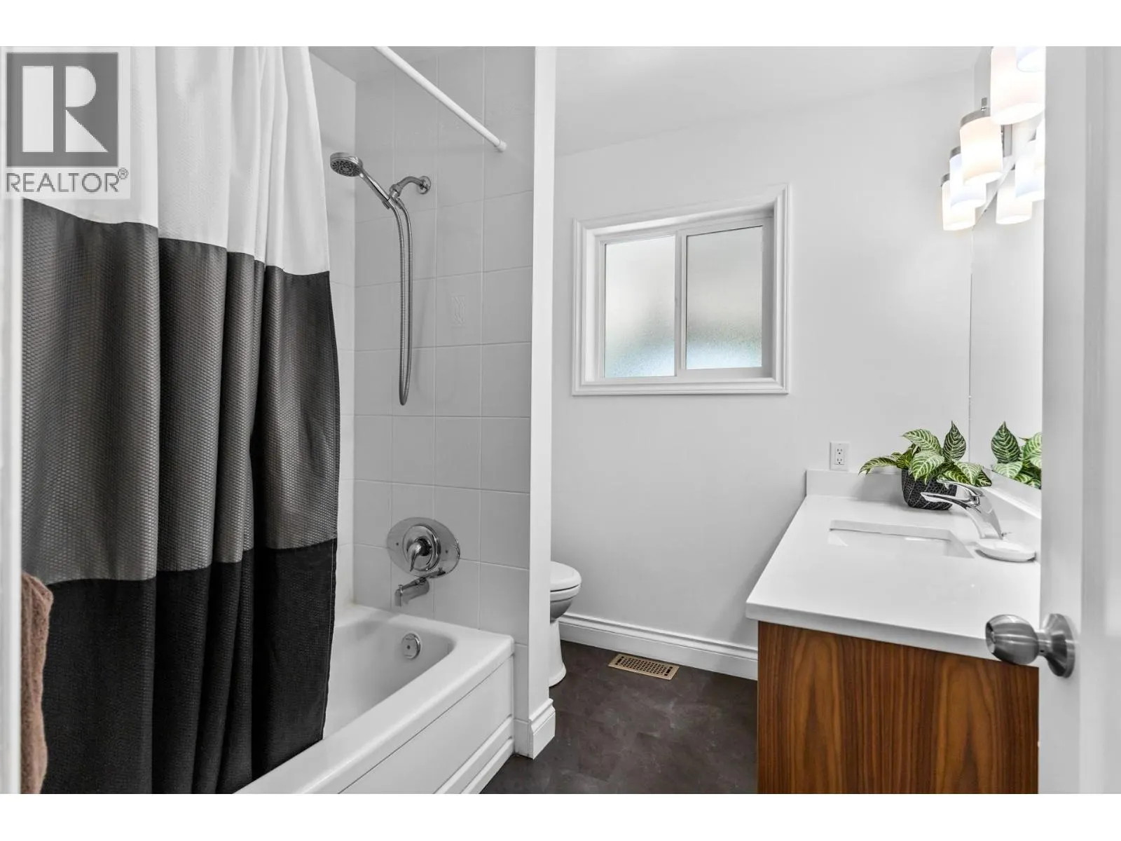 1112 Pinecrest Lane