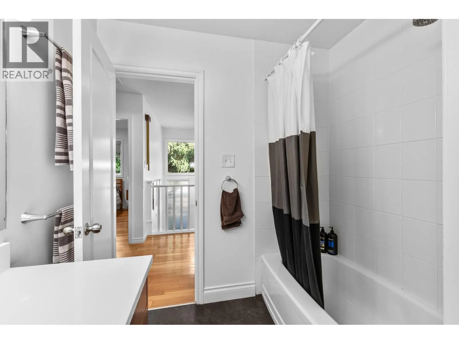 1112 Pinecrest Lane