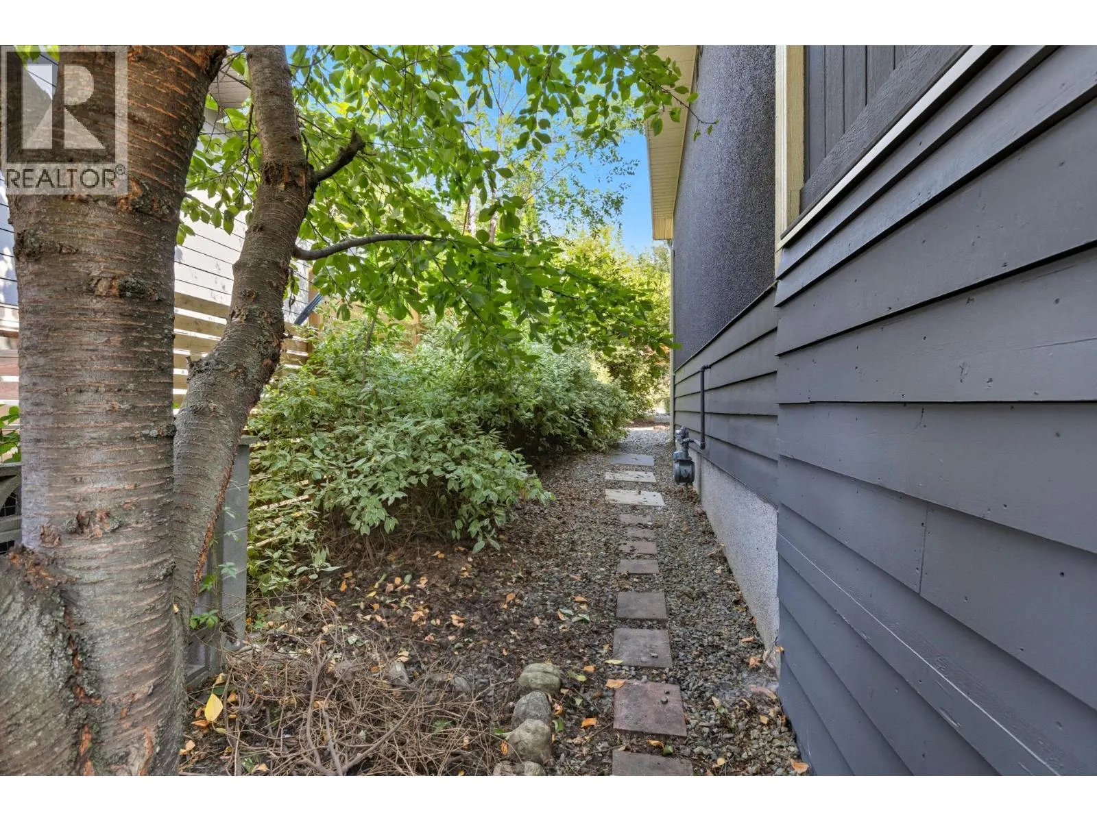 1112 Pinecrest Lane