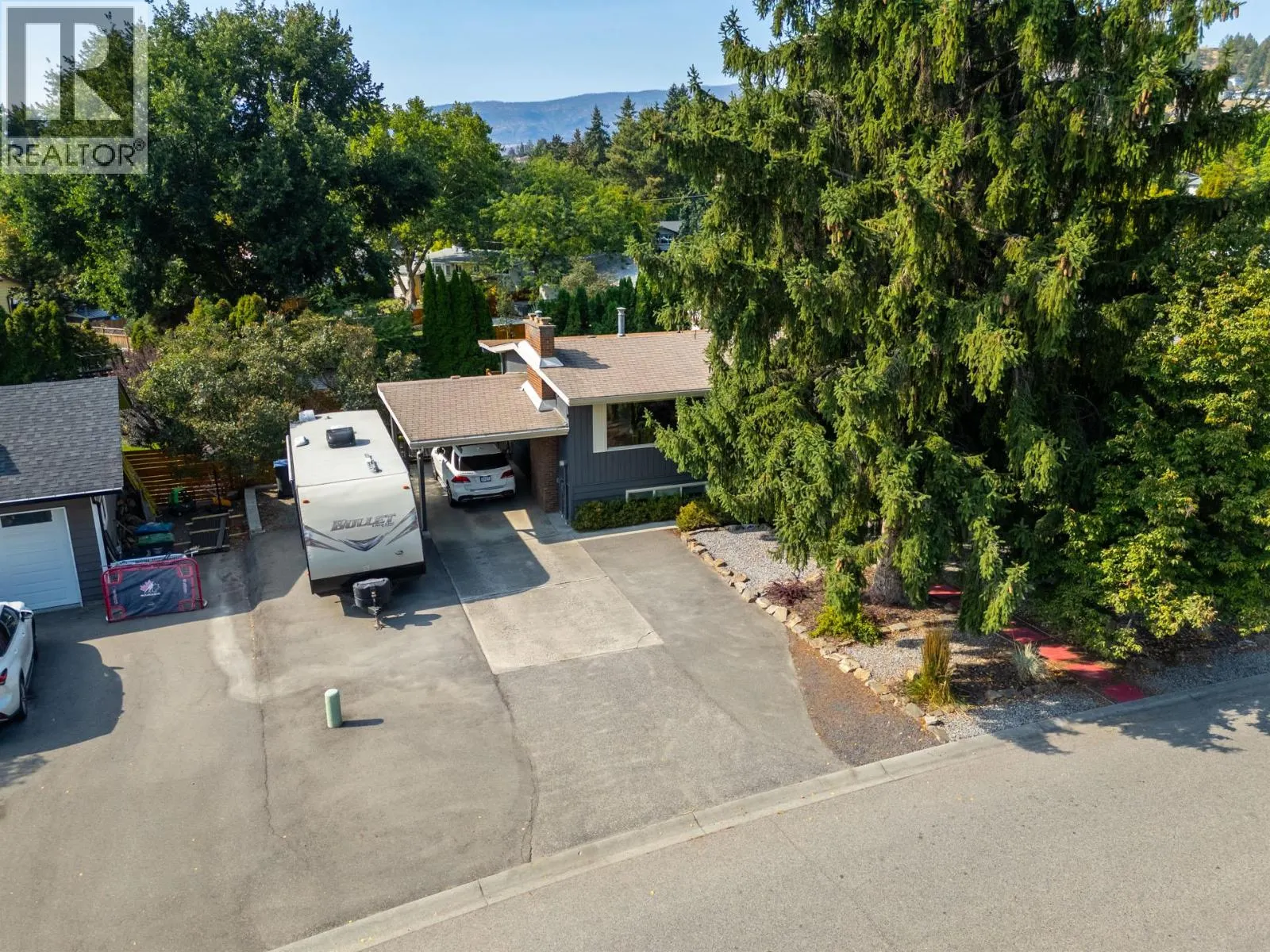 1112 Pinecrest Lane