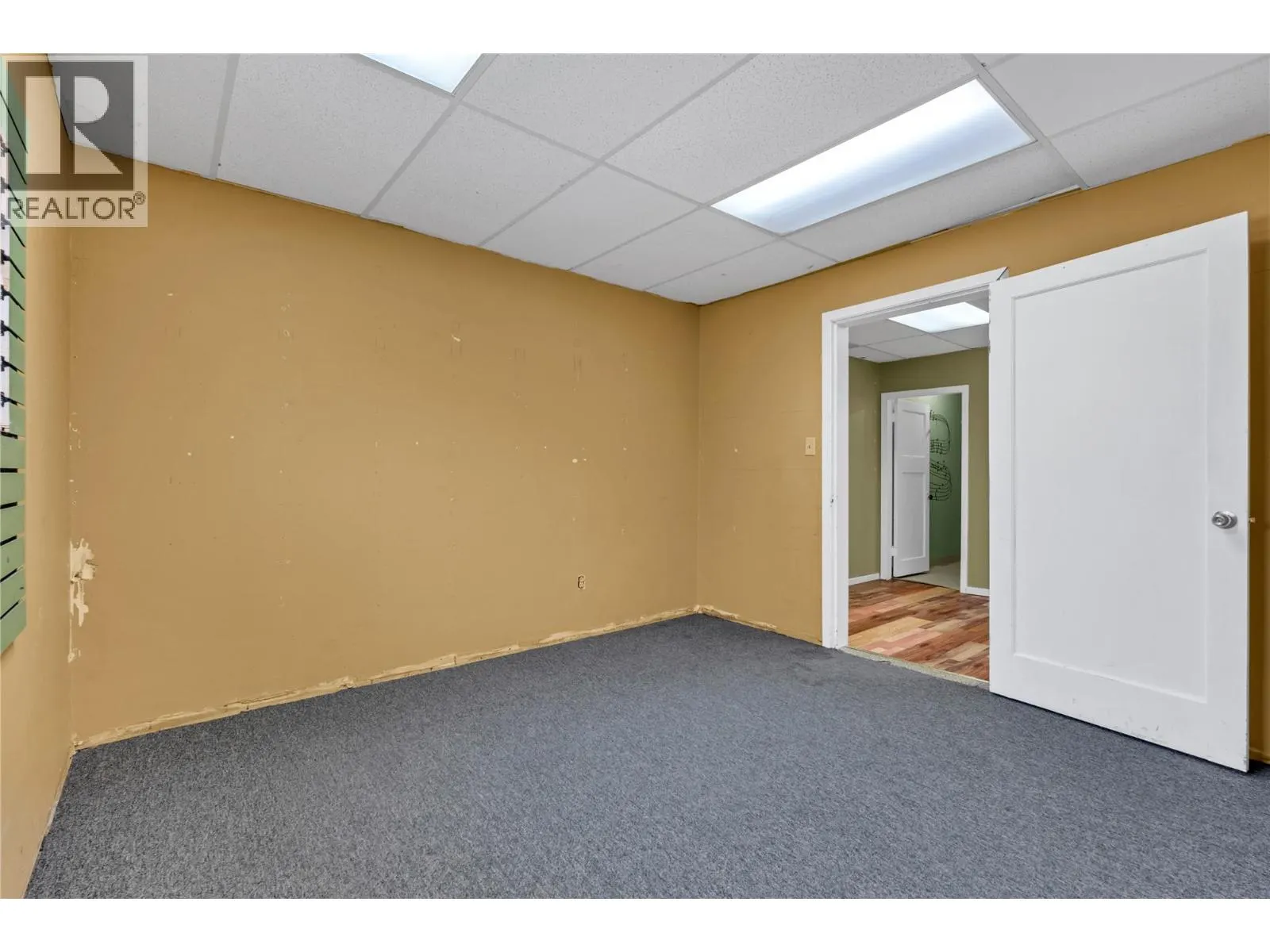 564 Main Street Unit# 120