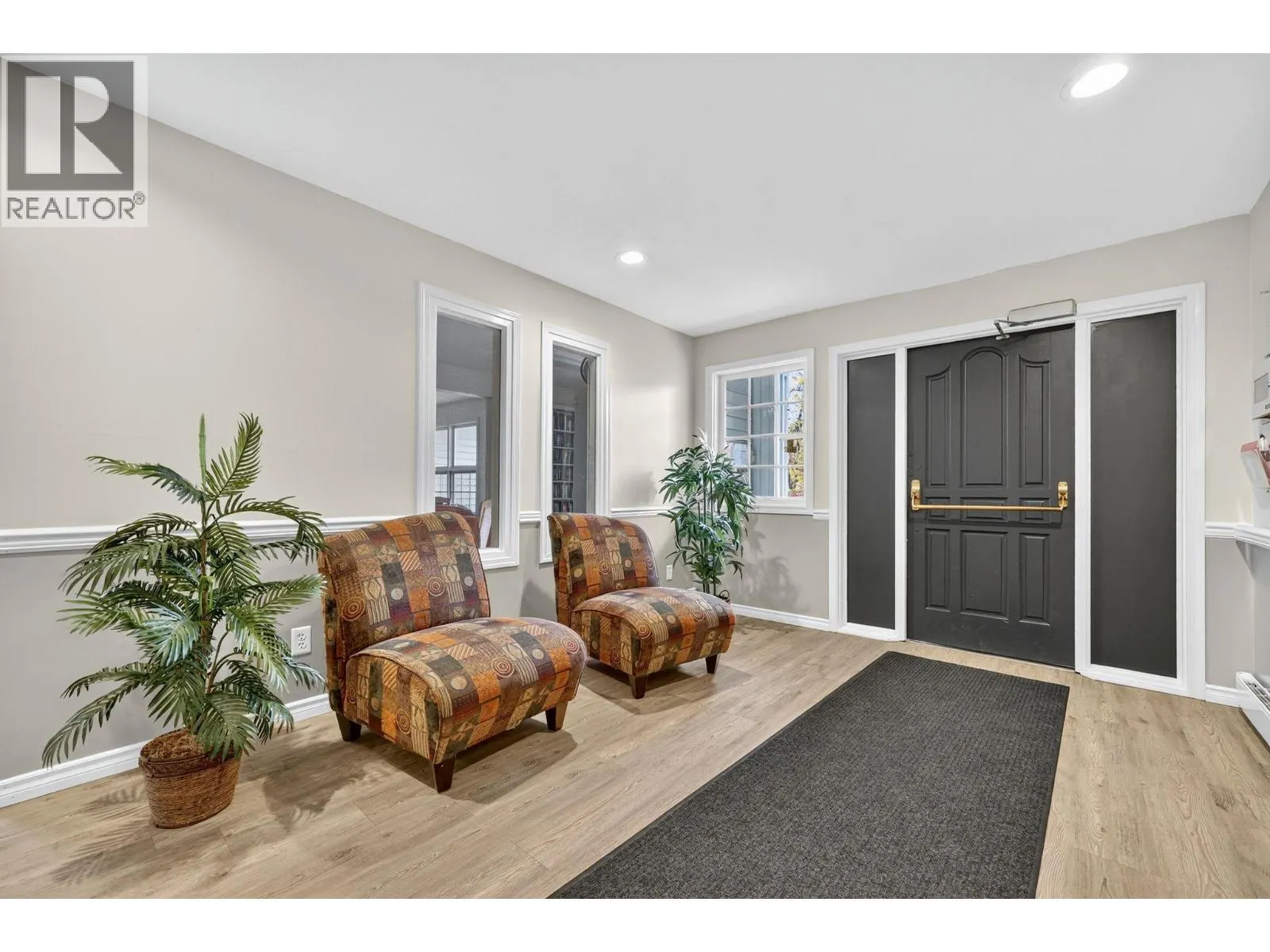 575 Sutherland Avenue Unit# 207