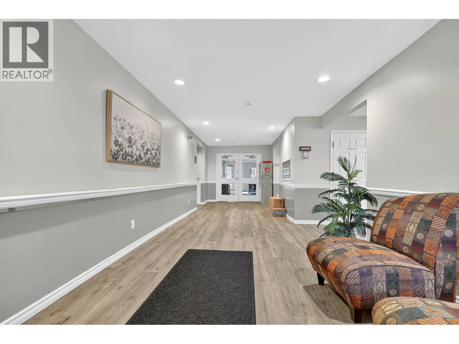 575 Sutherland Avenue Unit# 207