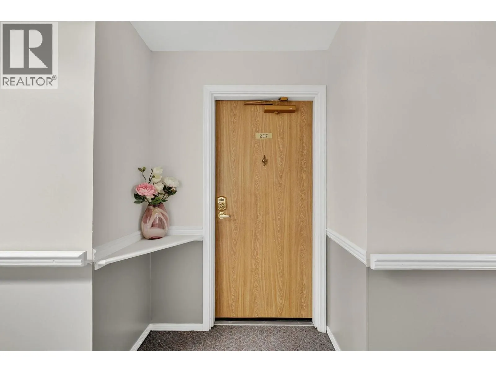575 Sutherland Avenue Unit# 207