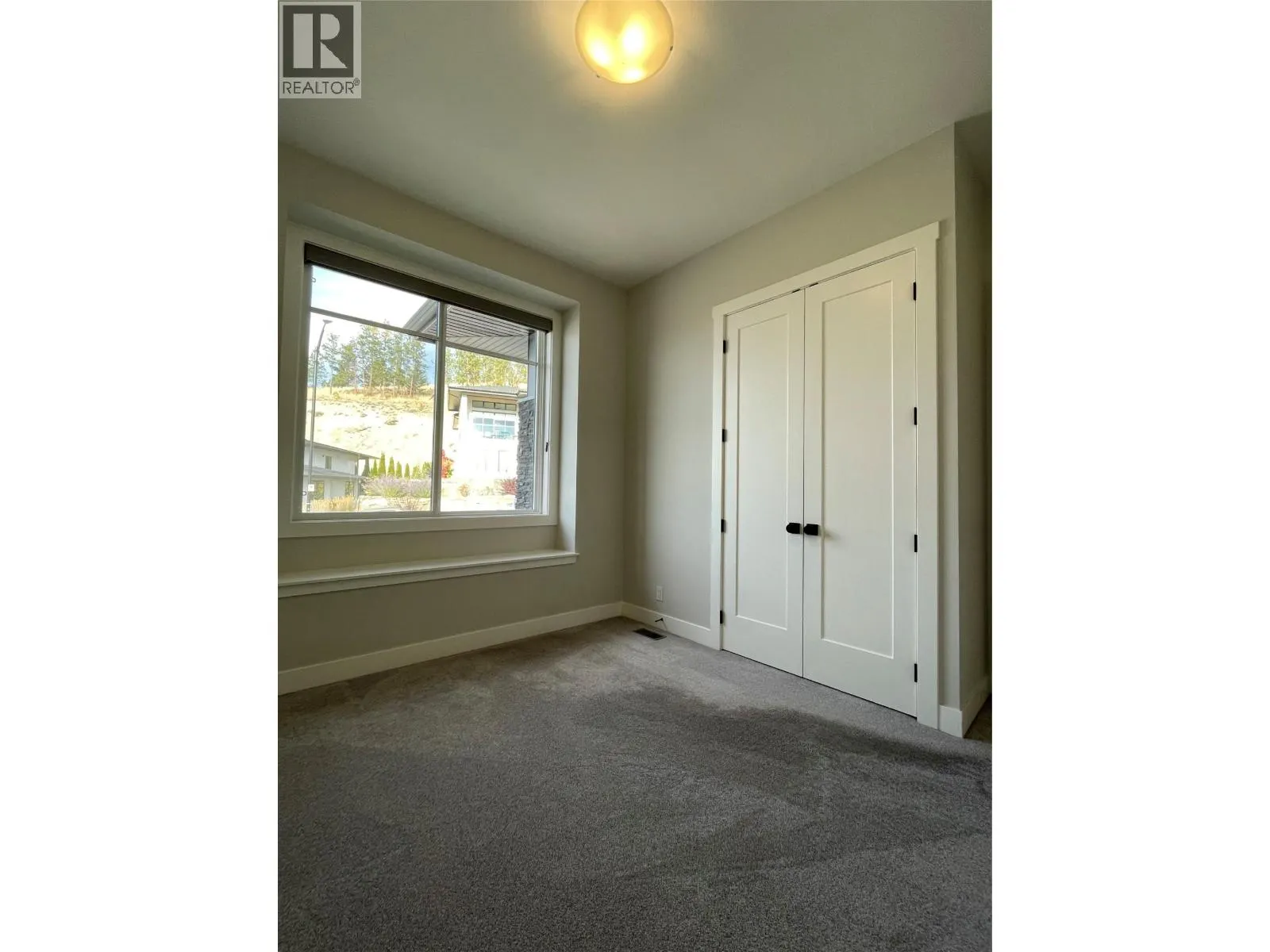 1049 Loseth Drive