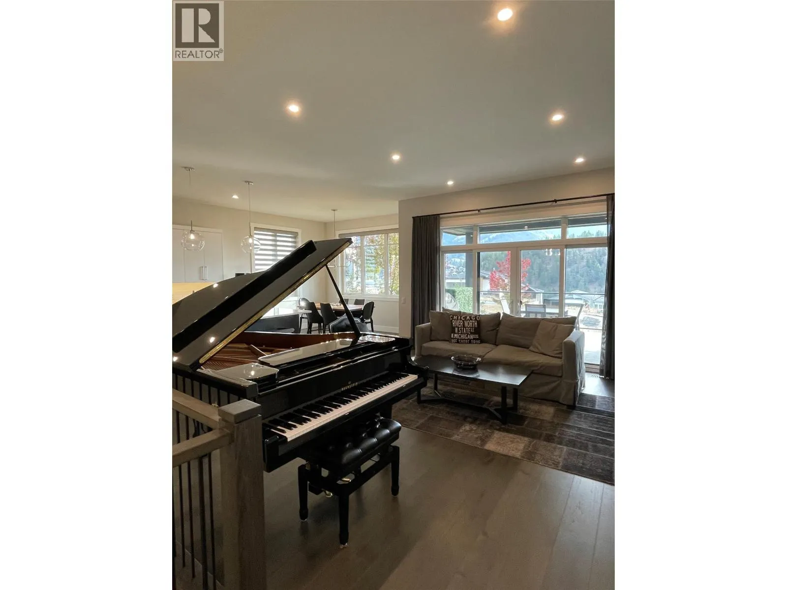 1049 Loseth Drive