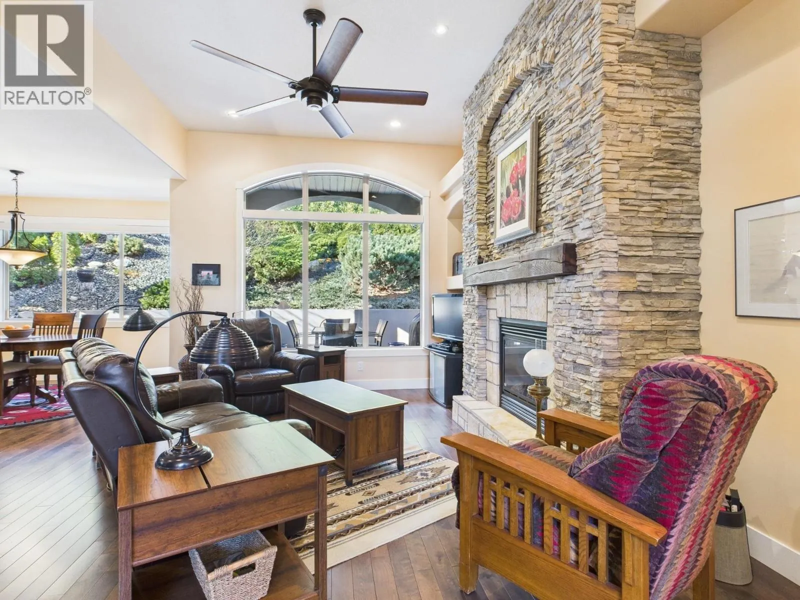 12 WILDFLOWER Court