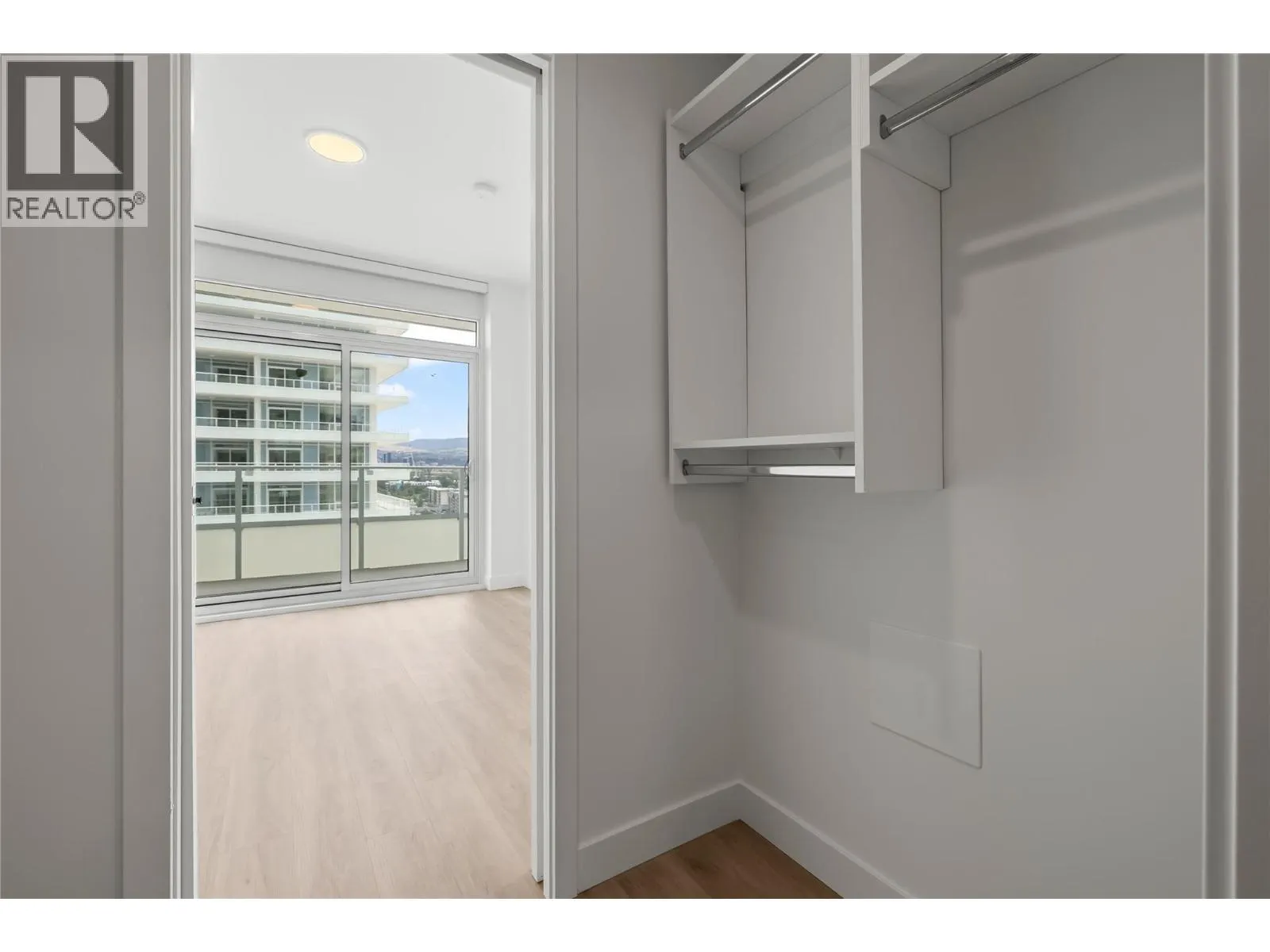238 Leon Avenue Unit# 1704