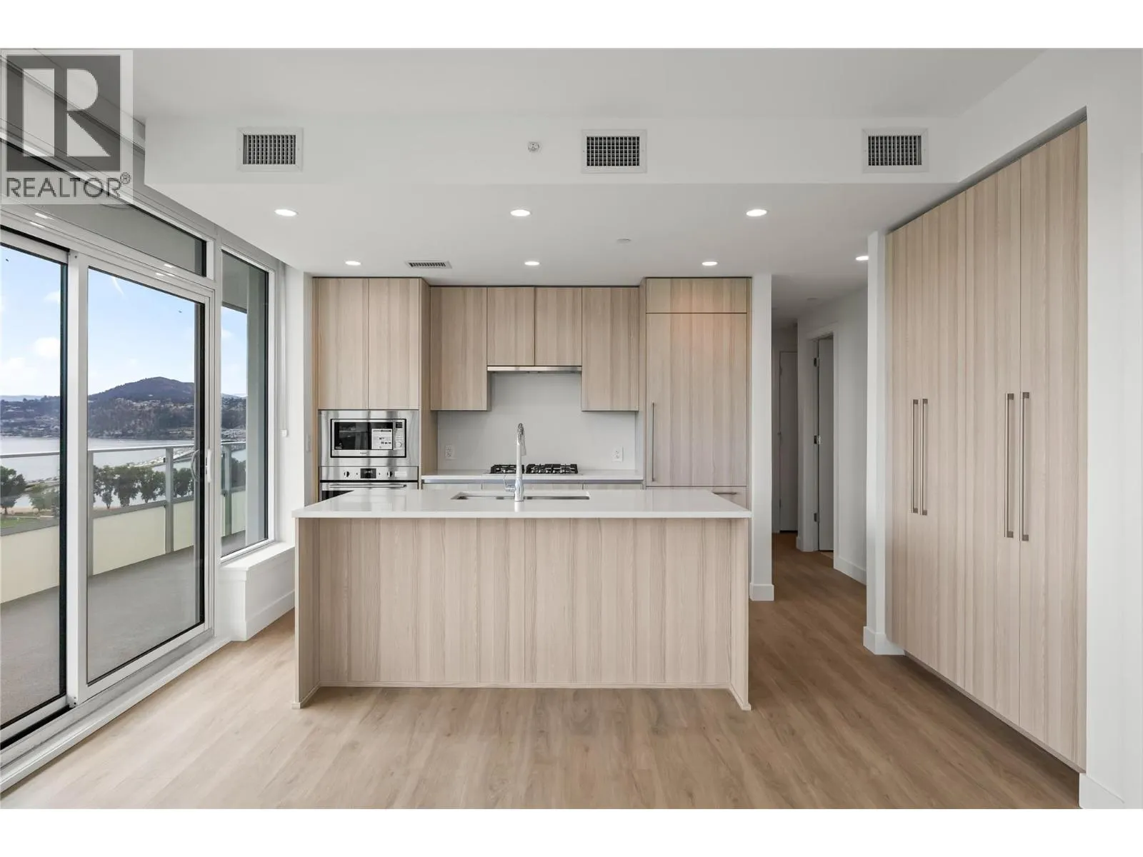 238 Leon Avenue Unit# 1704