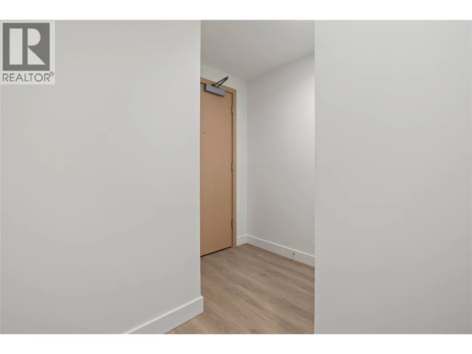 238 Leon Avenue Unit# 1704