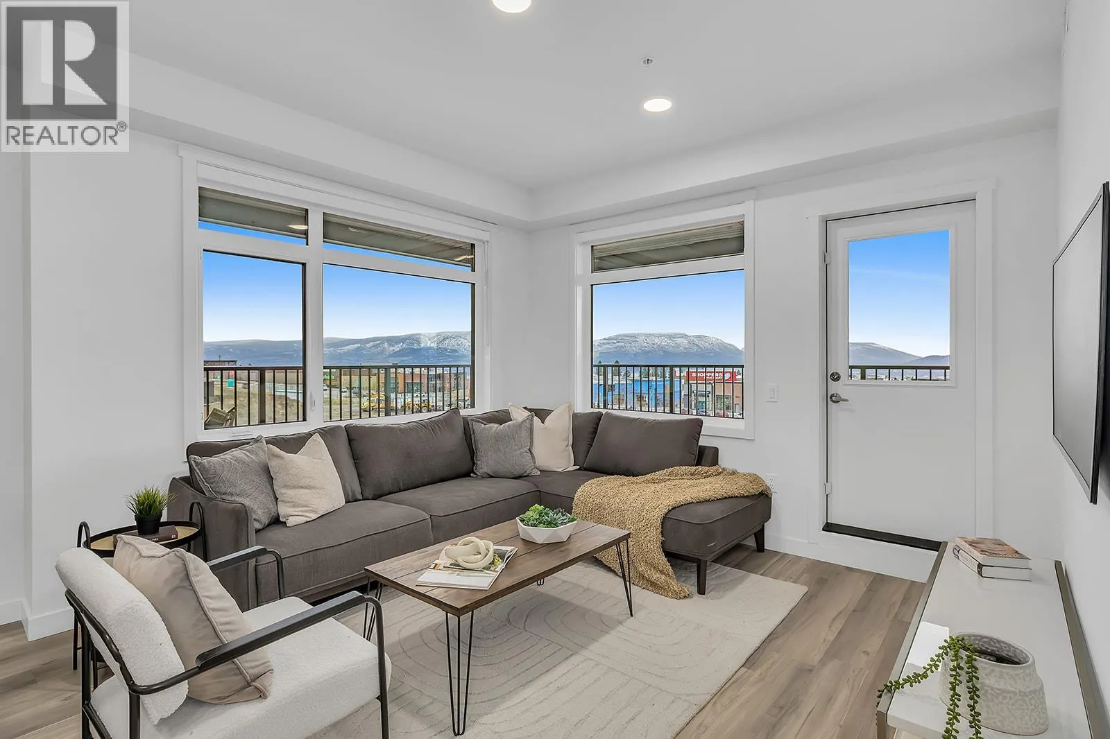 1111 Frost Road Unit# 401